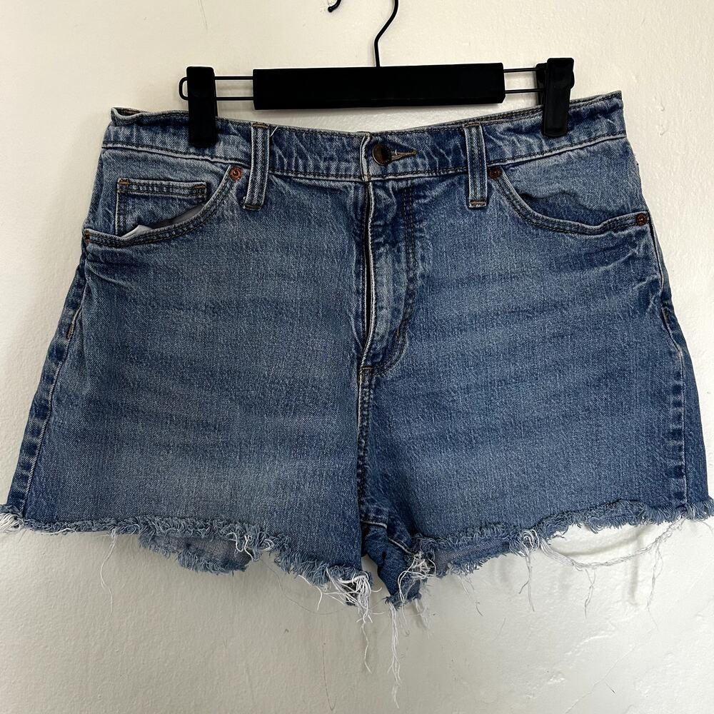 Cutoff denim frayed hem shorts